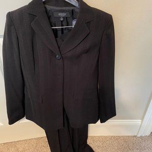 Kasper pant suit set